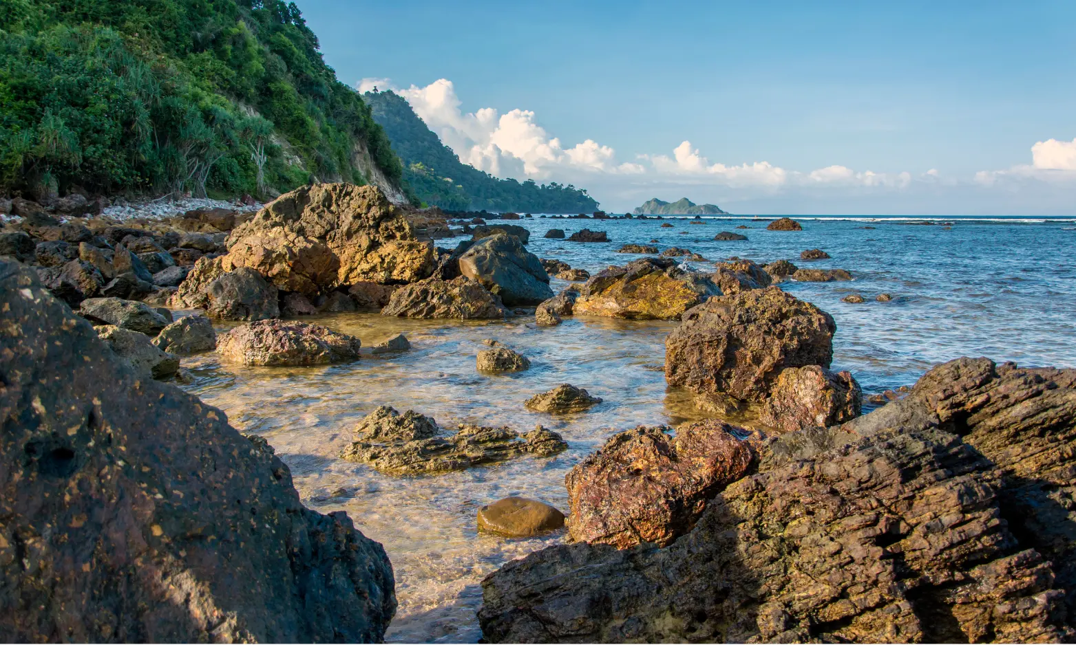 Full package boat trip to Rocks Island and Mangroves